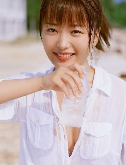 年轻妈妈四