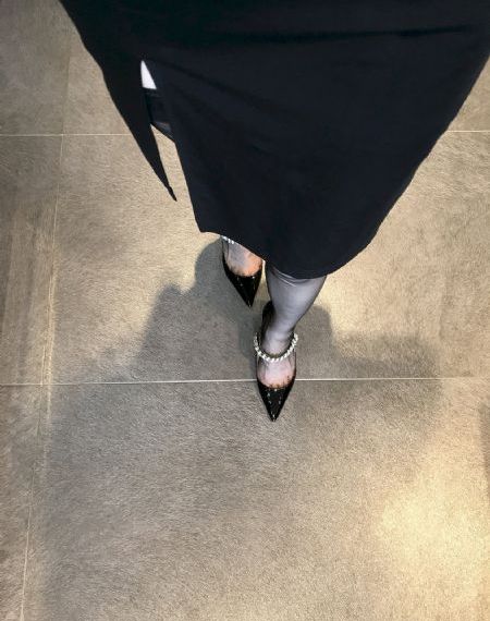 抽搐电击罚女仆夹震蛋器憋尿虐乳