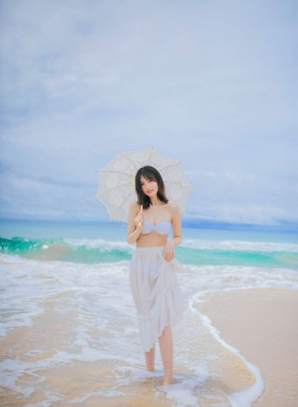 丰满女邻居的嫩苞张开视频
