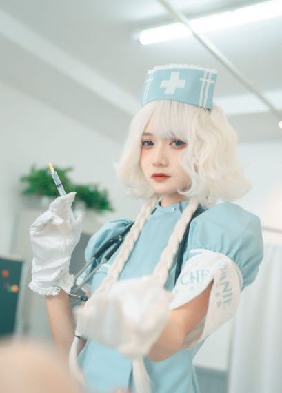 三月女郎