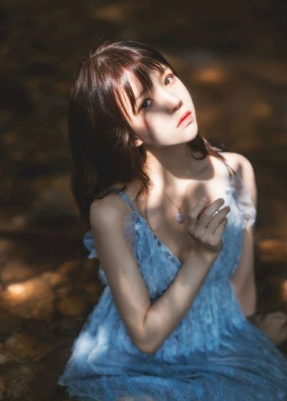 凯茜 顺从的女孩